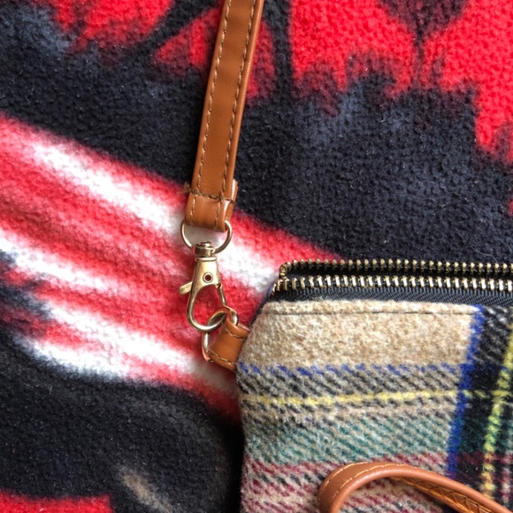 Crossbody/Wristlet - Picture 7 of 9